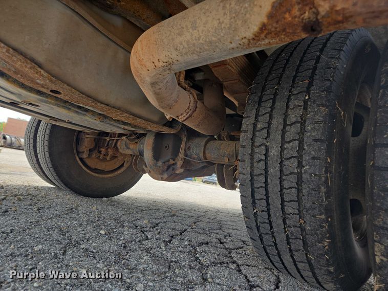 image for item DE2212 2016 Ford F350 Super Duty Crew Cab utility bed pickup truck