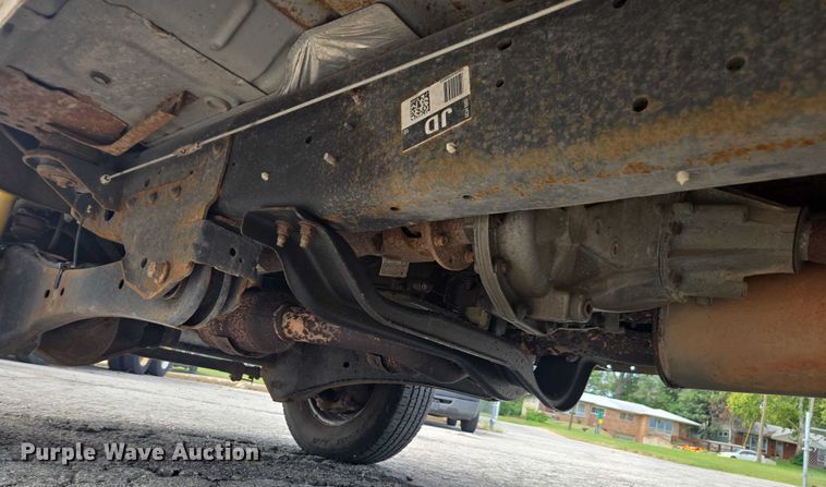 image for item DE2212 2016 Ford F350 Super Duty Crew Cab utility bed pickup truck