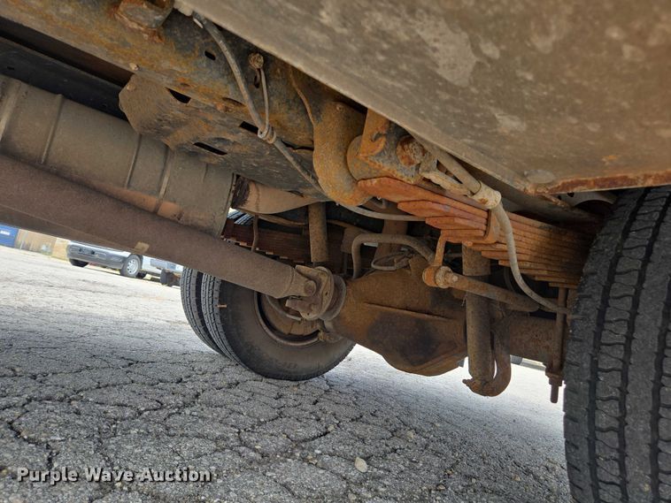 image for item DE2212 2016 Ford F350 Super Duty Crew Cab utility bed pickup truck