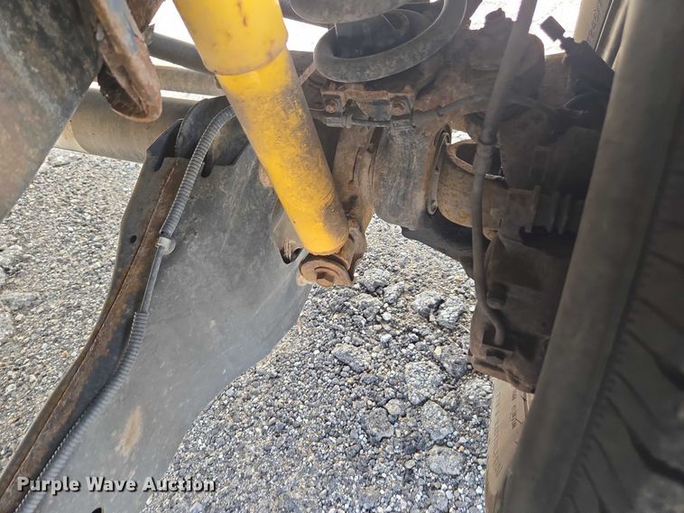 image for item DE2212 2016 Ford F350 Super Duty Crew Cab utility bed pickup truck