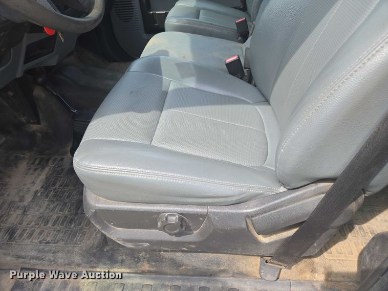 image for item DE2212 2016 Ford F350 Super Duty Crew Cab utility bed pickup truck