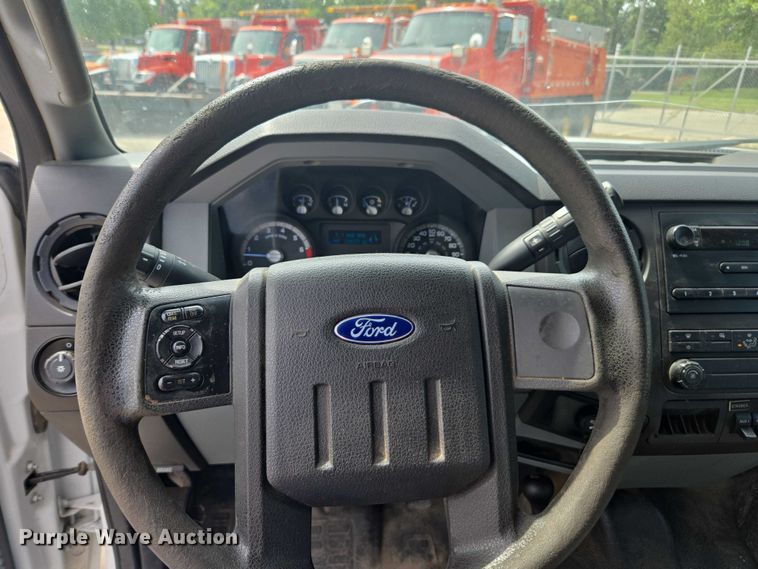 image for item DE2212 2016 Ford F350 Super Duty Crew Cab utility bed pickup truck