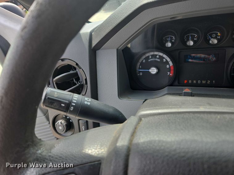 image for item DE2212 2016 Ford F350 Super Duty Crew Cab utility bed pickup truck