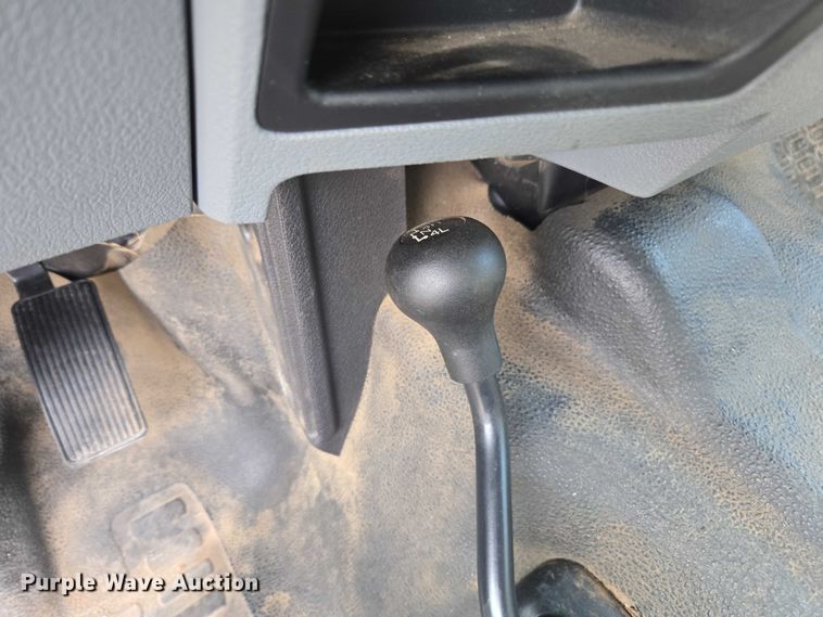 image for item DE2212 2016 Ford F350 Super Duty Crew Cab utility bed pickup truck