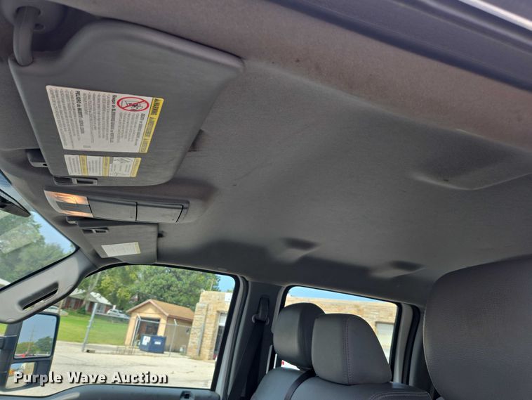 image for item DE2212 2016 Ford F350 Super Duty Crew Cab utility bed pickup truck