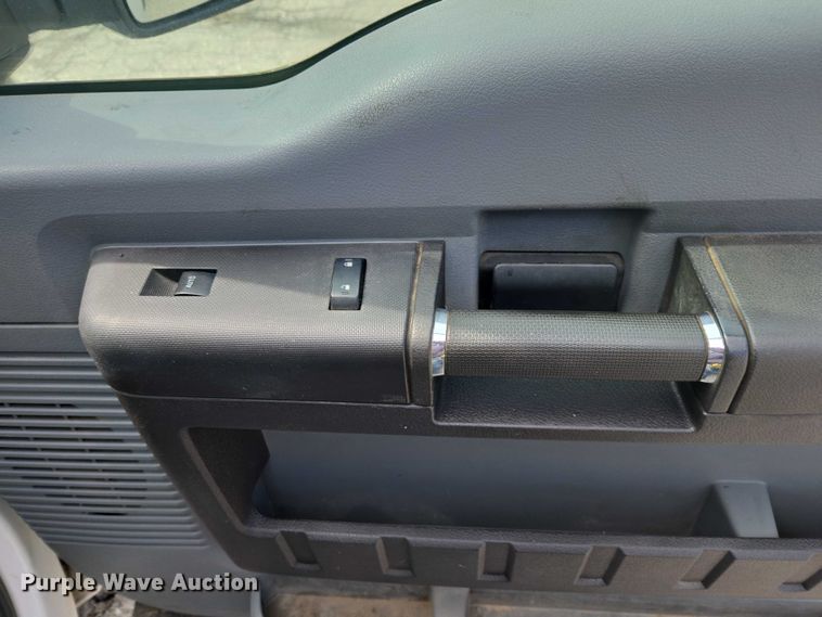 image for item DE2212 2016 Ford F350 Super Duty Crew Cab utility bed pickup truck