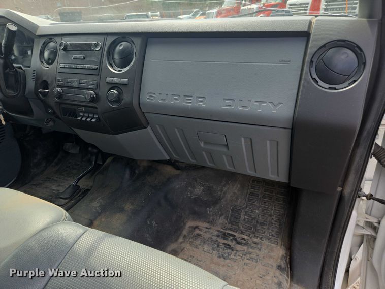 image for item DE2212 2016 Ford F350 Super Duty Crew Cab utility bed pickup truck