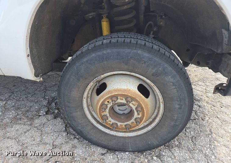 image for item DE2212 2016 Ford F350 Super Duty Crew Cab utility bed pickup truck