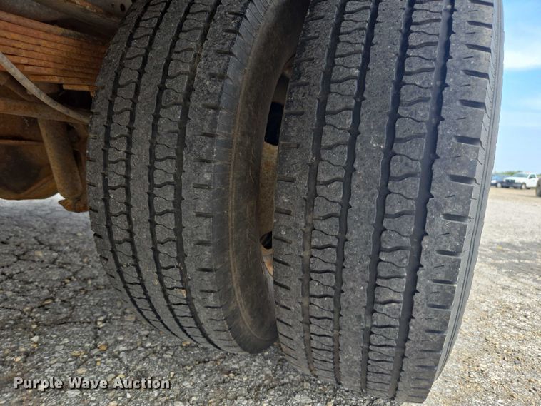 image for item DE2212 2016 Ford F350 Super Duty Crew Cab utility bed pickup truck