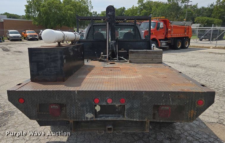 image for item DE2214 2003 Ford F450 Super Duty flatbed truck