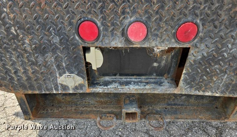 image for item DE2214 2003 Ford F450 Super Duty flatbed truck