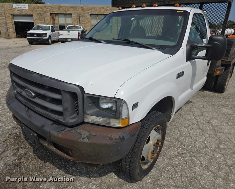 image for item DE2214 2003 Ford F450 Super Duty flatbed truck