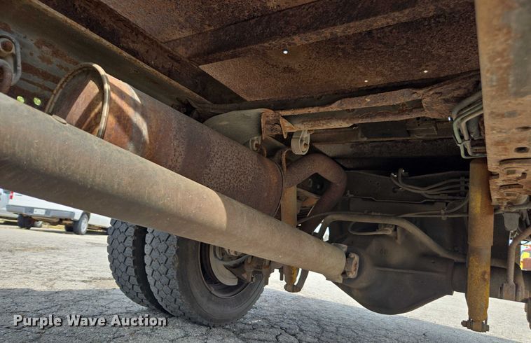 image for item DE2214 2003 Ford F450 Super Duty flatbed truck