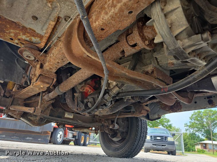 image for item DE2214 2003 Ford F450 Super Duty flatbed truck