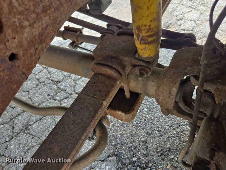 image for item DE2214 2003 Ford F450 Super Duty flatbed truck