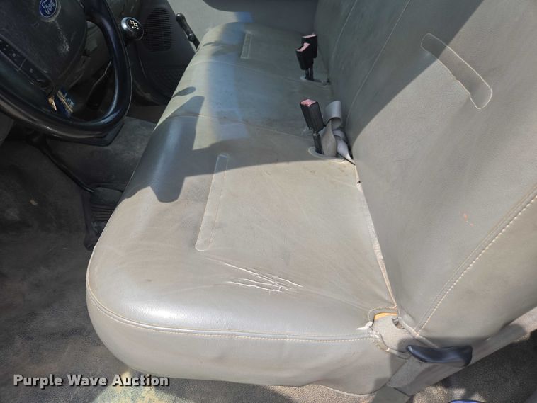 image for item DE2214 2003 Ford F450 Super Duty flatbed truck