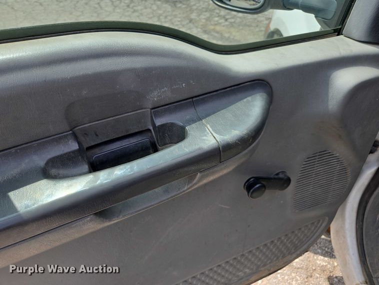 image for item DE2214 2003 Ford F450 Super Duty flatbed truck