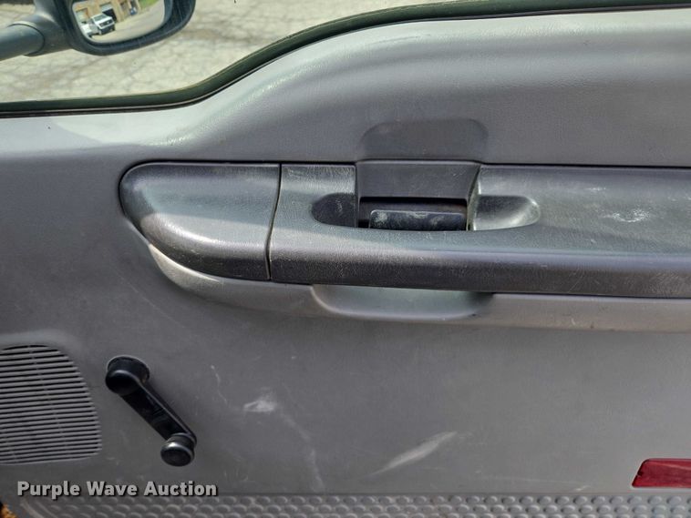 image for item DE2214 2003 Ford F450 Super Duty flatbed truck