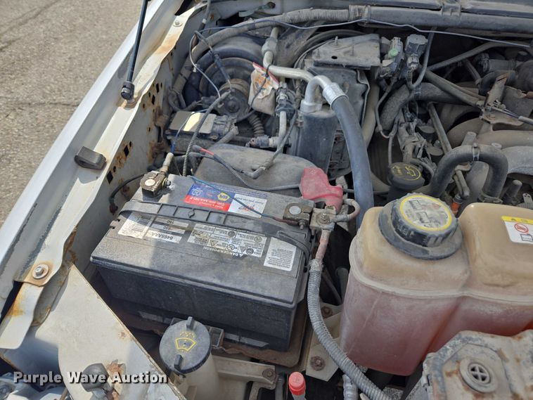 image for item DE2214 2003 Ford F450 Super Duty flatbed truck