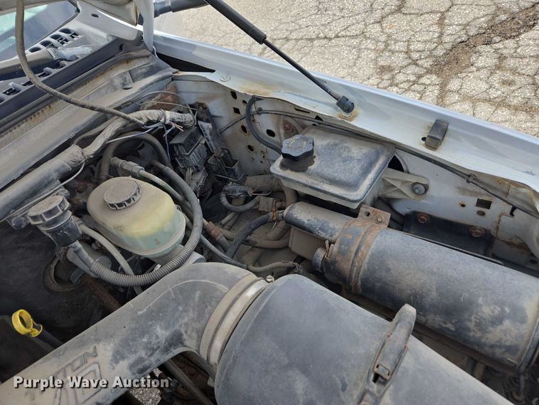 image for item DE2214 2003 Ford F450 Super Duty flatbed truck