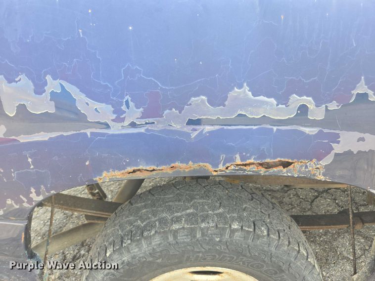 image for item DE2215 2002 Chevrolet Silverado 1500 pickup truck