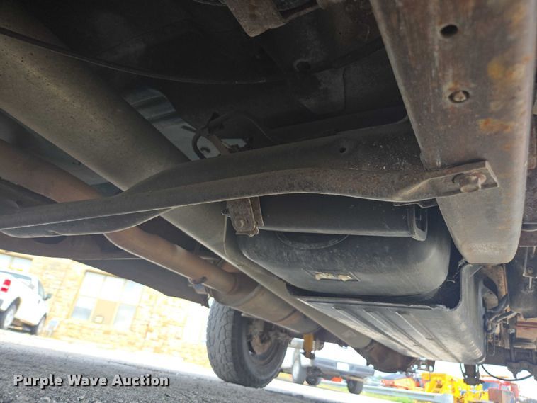 image for item DE2215 2002 Chevrolet Silverado 1500 pickup truck