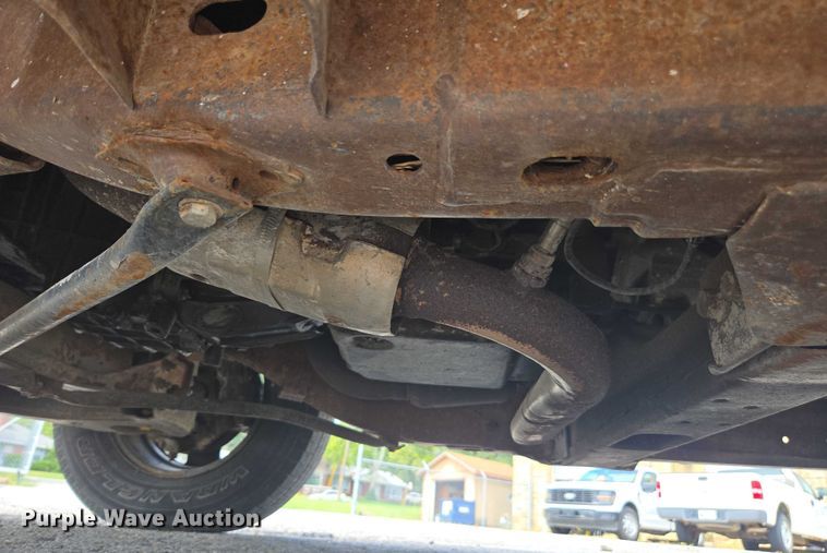 image for item DE2215 2002 Chevrolet Silverado 1500 pickup truck