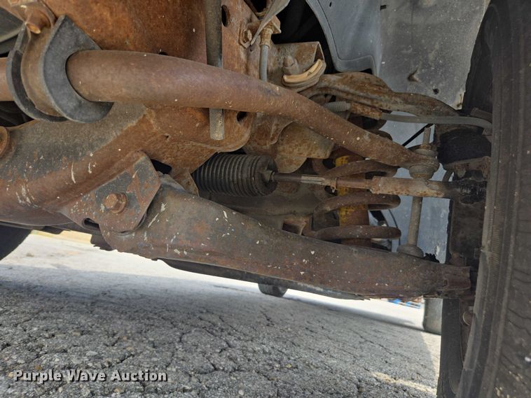 image for item DE2215 2002 Chevrolet Silverado 1500 pickup truck