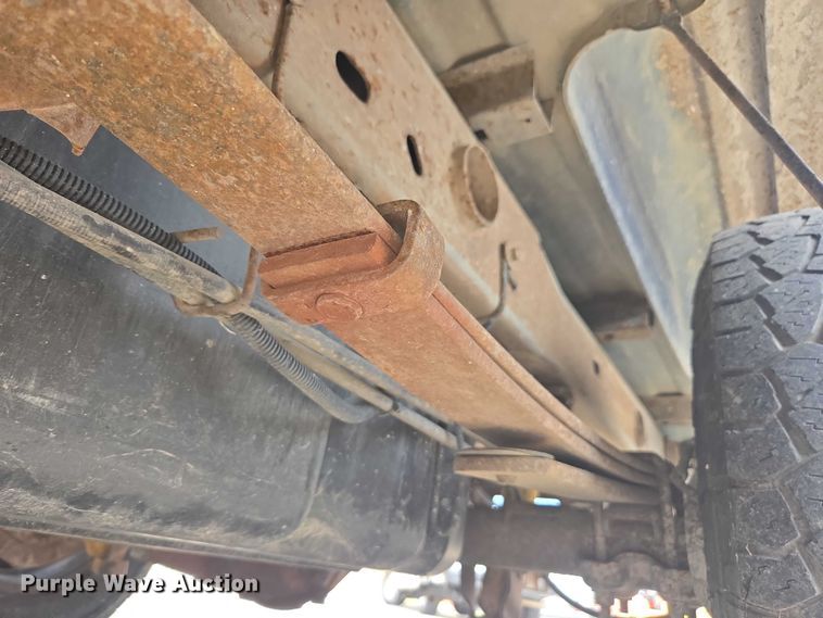 image for item DE2215 2002 Chevrolet Silverado 1500 pickup truck