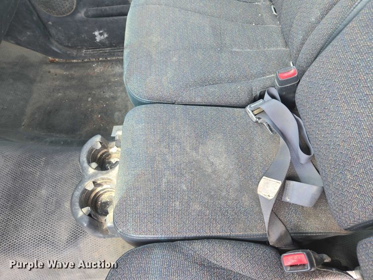 image for item DE2215 2002 Chevrolet Silverado 1500 pickup truck