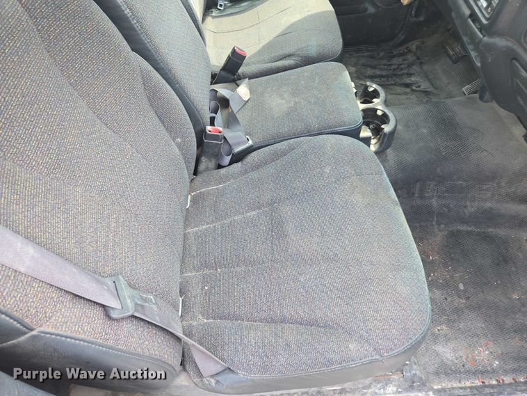 image for item DE2215 2002 Chevrolet Silverado 1500 pickup truck