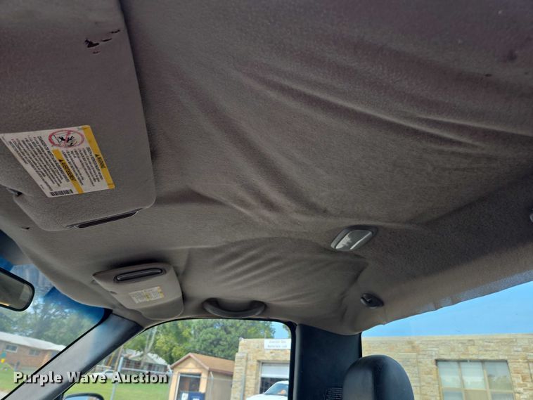 image for item DE2215 2002 Chevrolet Silverado 1500 pickup truck