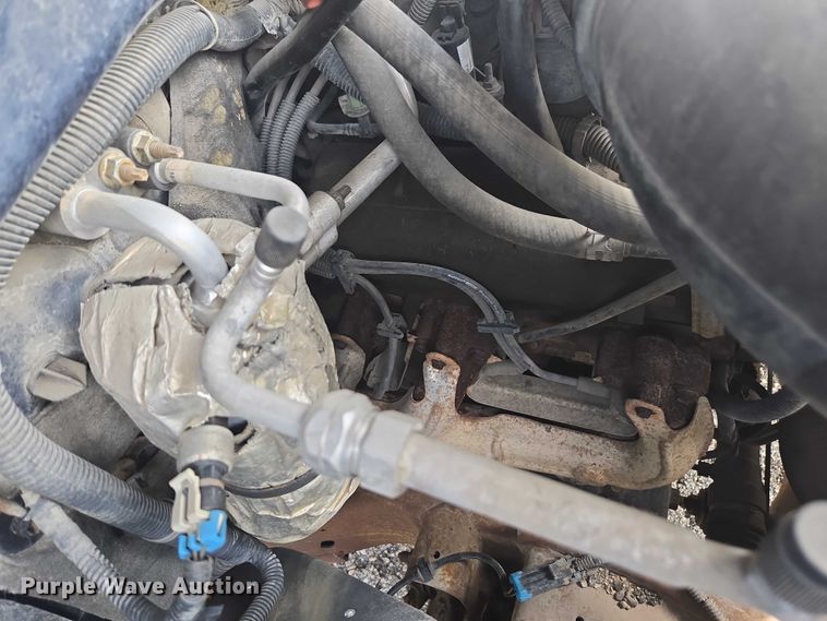 image for item DE2215 2002 Chevrolet Silverado 1500 pickup truck