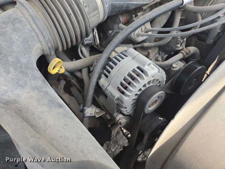 image for item DE2215 2002 Chevrolet Silverado 1500 pickup truck