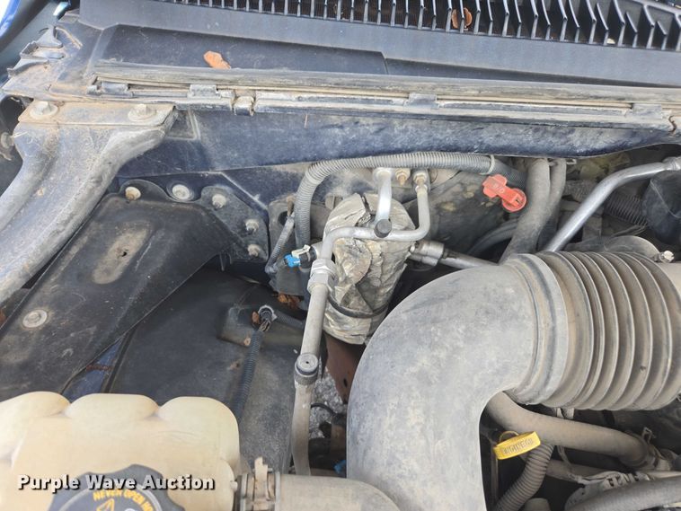 image for item DE2215 2002 Chevrolet Silverado 1500 pickup truck