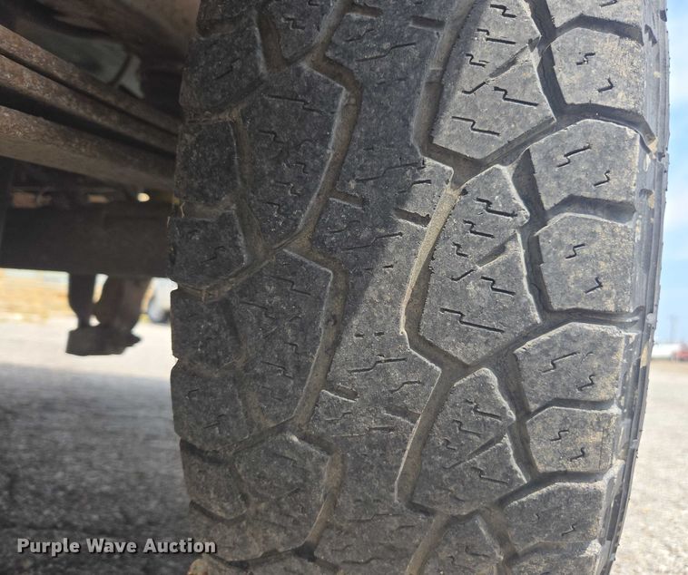 image for item DE2215 2002 Chevrolet Silverado 1500 pickup truck