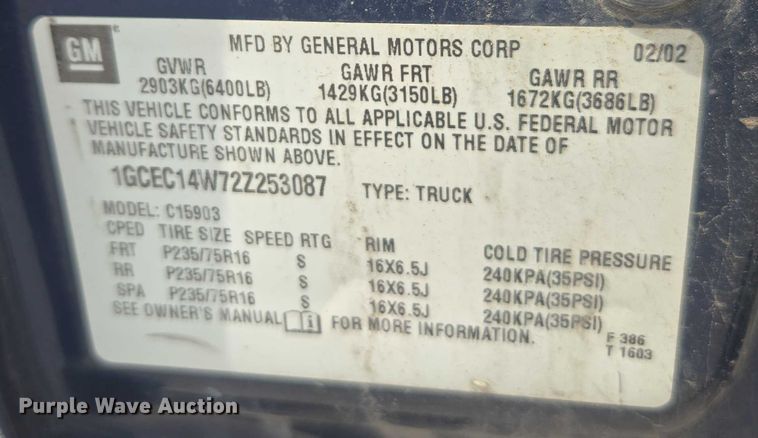 image for item DE2215 2002 Chevrolet Silverado 1500 pickup truck