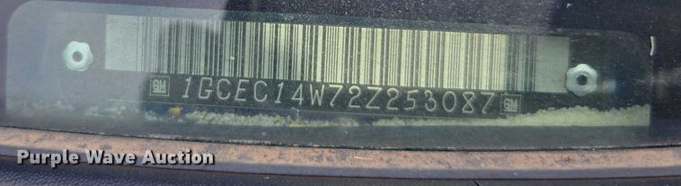 image for item DE2215 2002 Chevrolet Silverado 1500 pickup truck