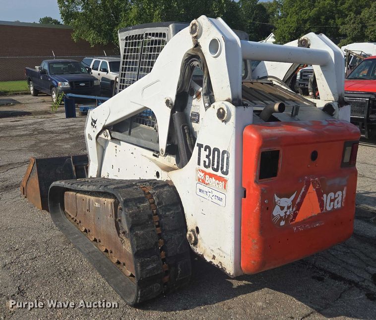 image for item DE2216 2007 Bobcat T300 tracked skid steer loader