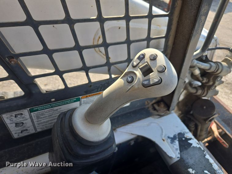 image for item DE2216 2007 Bobcat T300 tracked skid steer loader