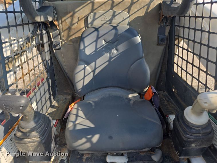image for item DE2216 2007 Bobcat T300 tracked skid steer loader