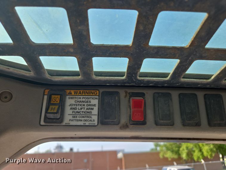 image for item DE2216 2007 Bobcat T300 tracked skid steer loader