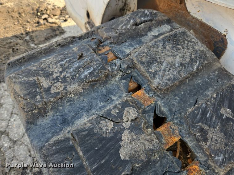 image for item DE2216 2007 Bobcat T300 tracked skid steer loader