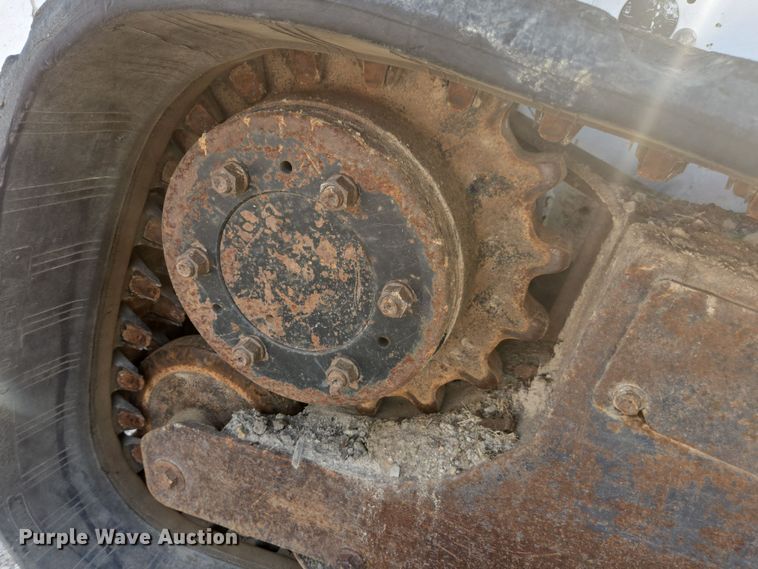 image for item DE2216 2007 Bobcat T300 tracked skid steer loader