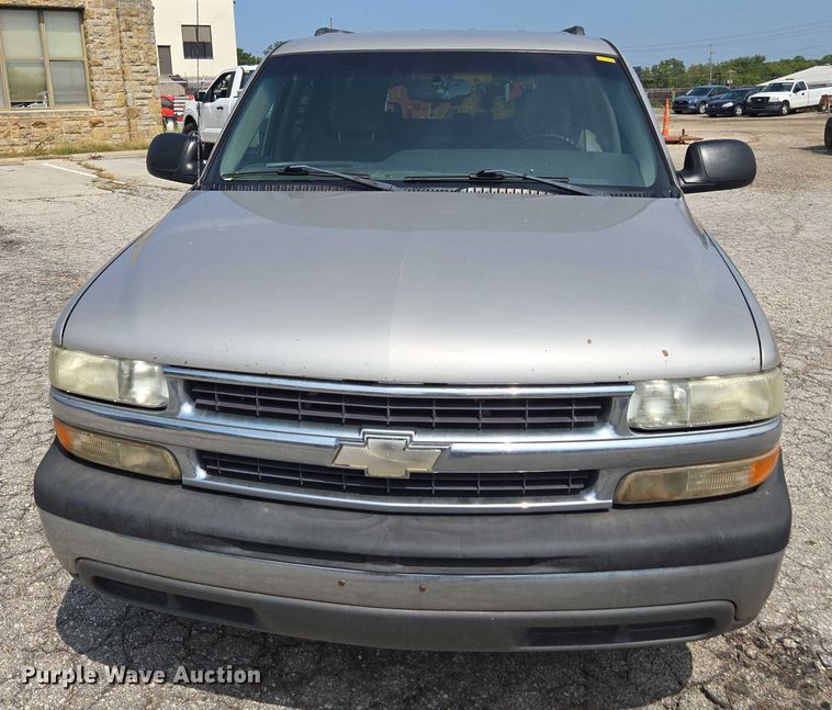 image for item DE2217 2006 Chevrolet Suburban 1500 SUV
