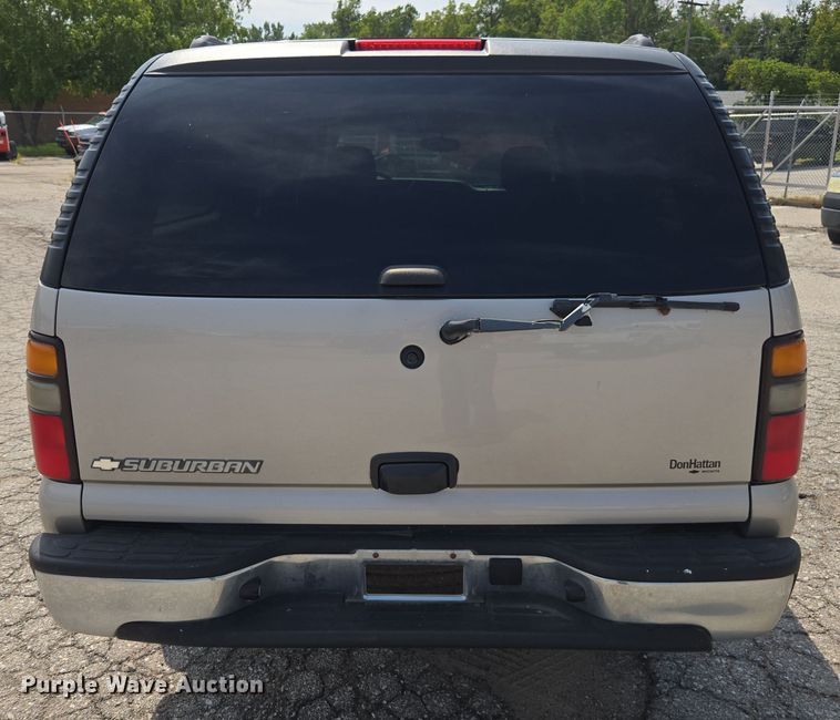 image for item DE2217 2006 Chevrolet Suburban 1500 SUV