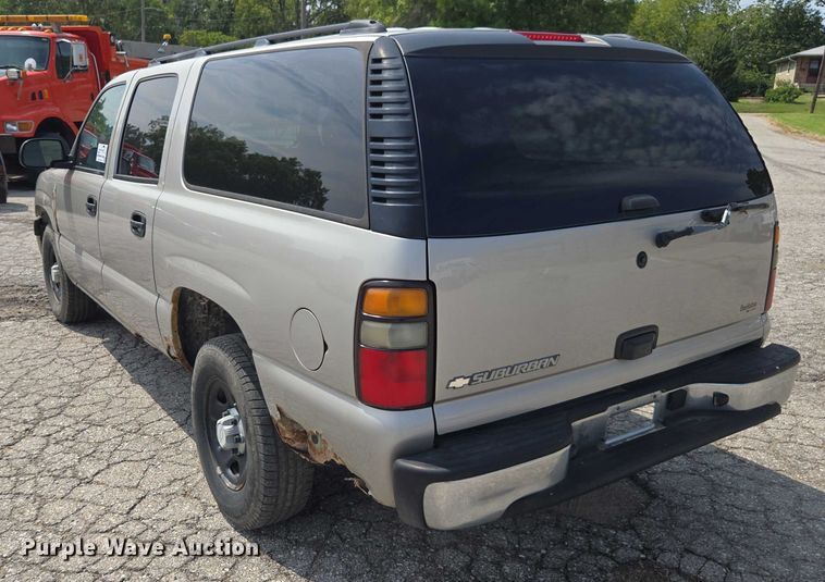 image for item DE2217 2006 Chevrolet Suburban 1500 SUV