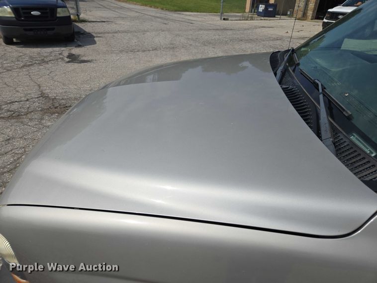 image for item DE2217 2006 Chevrolet Suburban 1500 SUV