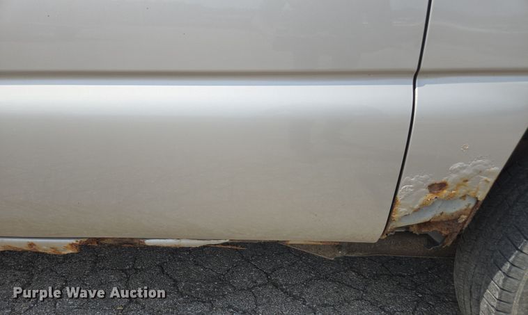 image for item DE2217 2006 Chevrolet Suburban 1500 SUV