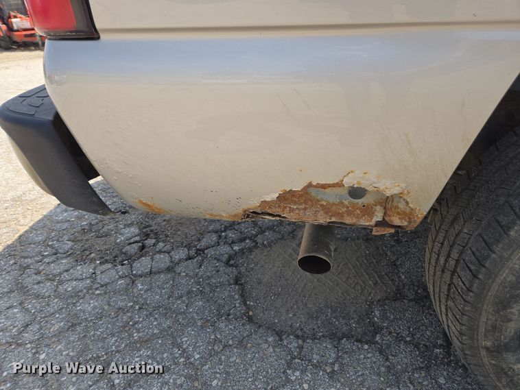 image for item DE2217 2006 Chevrolet Suburban 1500 SUV